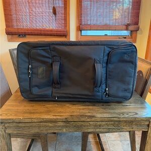 *SOLD* Travis Mathew Express 2.0 in Classic Black